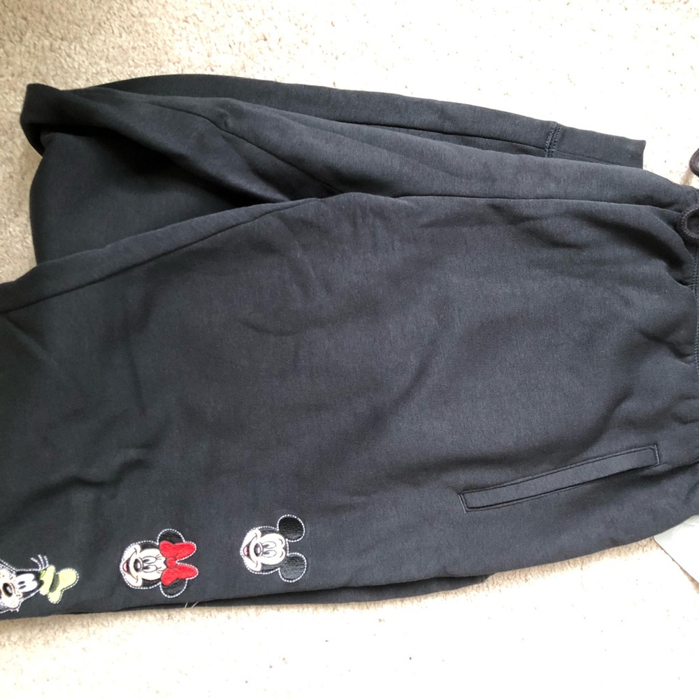 Disney Black Sweatpants Jogger Pants New with tags Mickey Minnie Medium